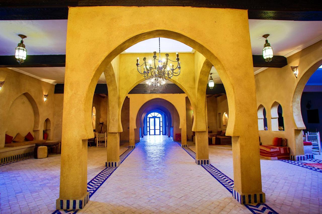 RiadSuerteloca Merzouga Hassilabied Exterior foto The interior of the hotel