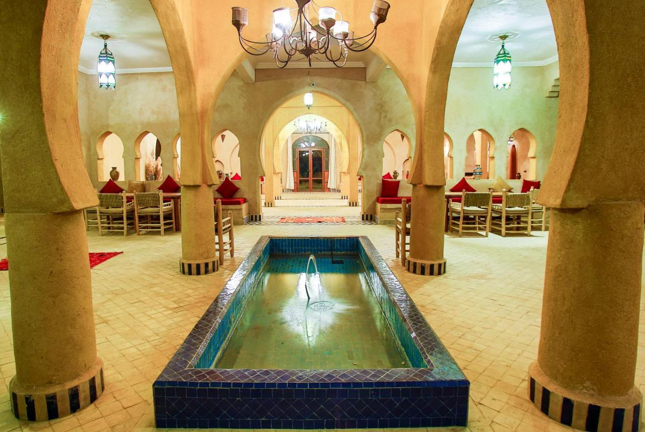RiadSuerteloca Merzouga Hassilabied Exterior foto The interior of the hotel