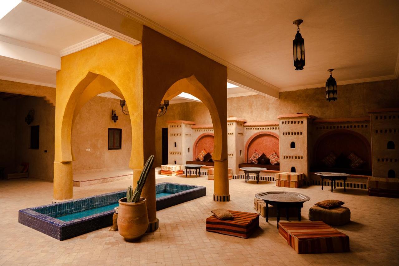 RiadSuerteloca Merzouga Hassilabied Exterior foto The interior of a hammam in Marrakech, Morocco